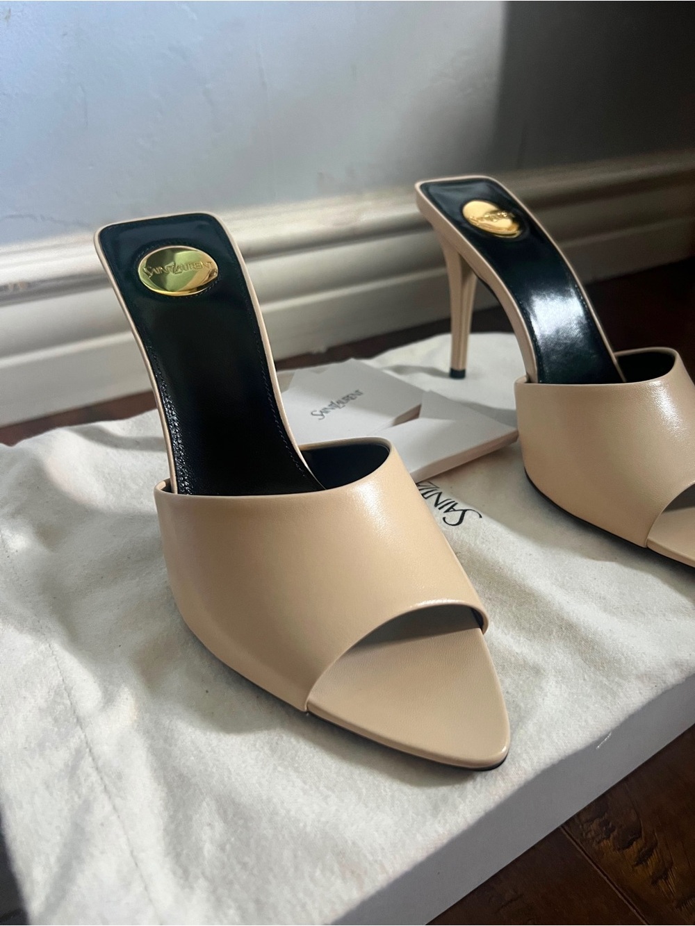 Saint Laurent Cream Leather Open-Toe Stiletto Mule - Picture 5 of 15